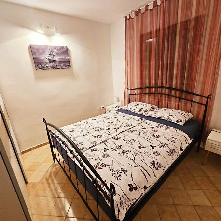 Apartman Mihaela Vrsi Ngoại thất bức ảnh