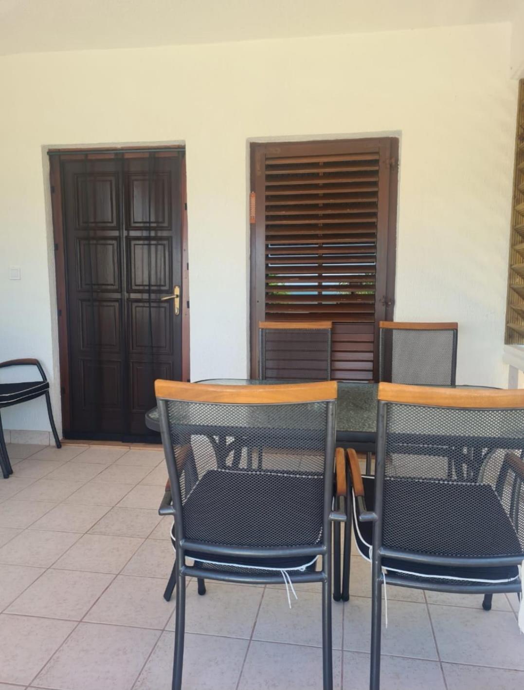 Apartman Mihaela Vrsi Ngoại thất bức ảnh